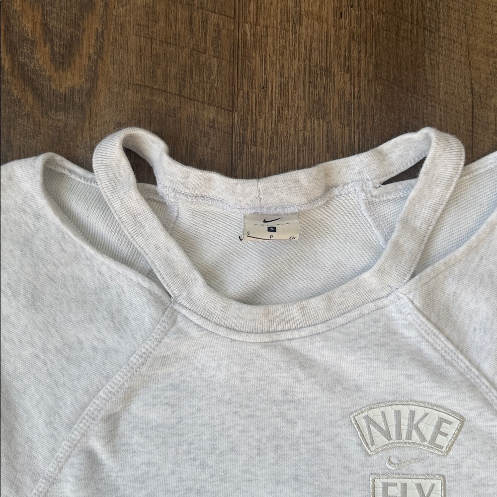 Nike Standard Issue Queen of Courts Fleece Basketball Gray Top Size Small - Picture 6 of 14